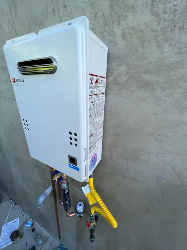 Tankless water heater installation for Iowa Colony homes